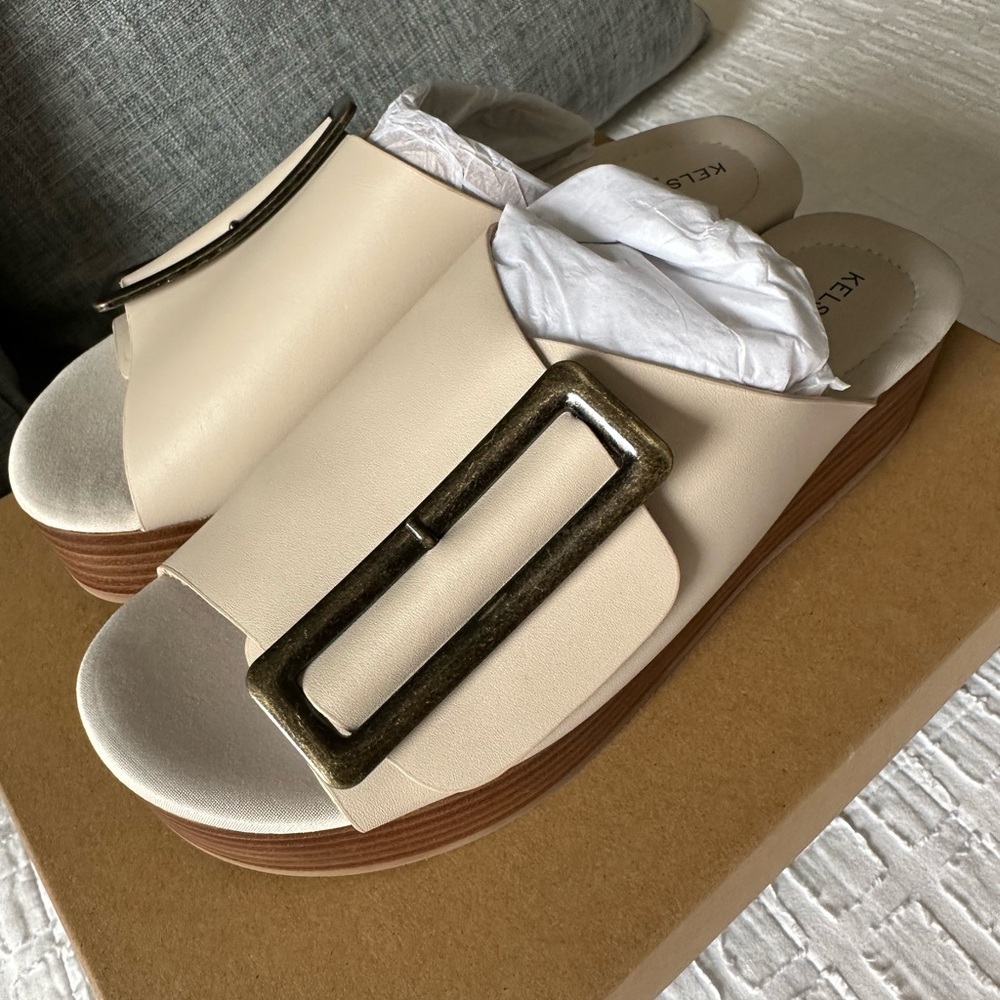 Kelsi Dagger Cream Platform Sandals with Buckle - Picture 4 of 7